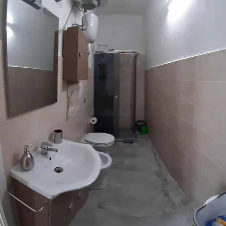 Casa Alexsa Intero O Alexsa Matrimoniale Con Patio Daire Tortolì